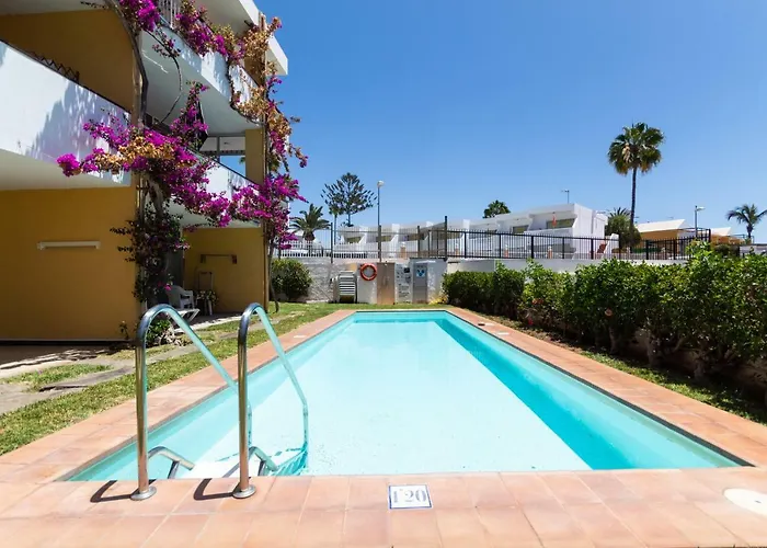 Apartamentos Melusina En Playa Del Ingles Al Lado De La Playa Y Las Dunas De Maspalomas